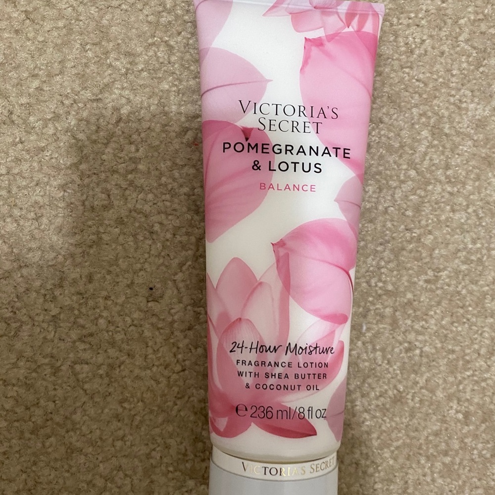 BRAND NEW VICTORIA SECRETS LOTION